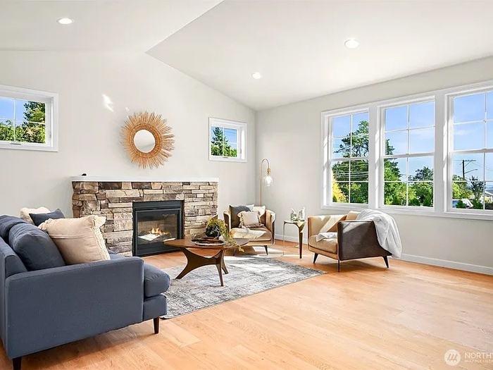 Open living room, wood flooring